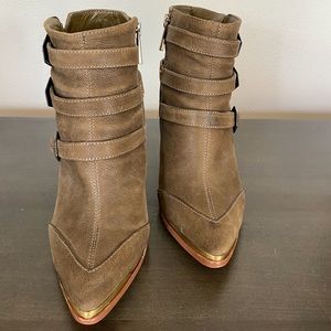Vince Camuto Kannon Wedge Booties Size 7.5
